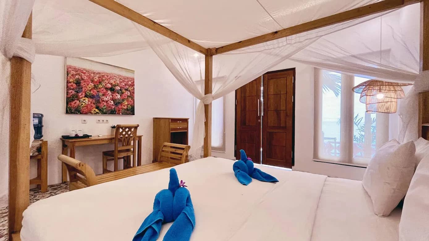Deluxe Beachfront - image