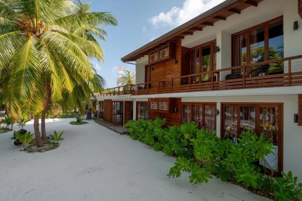 Aveyla Manta Village
