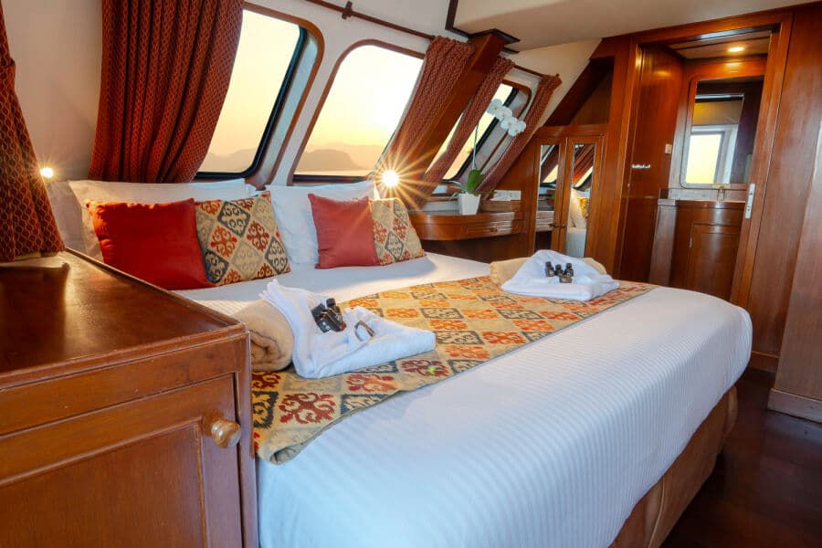 Master Main Deck - image