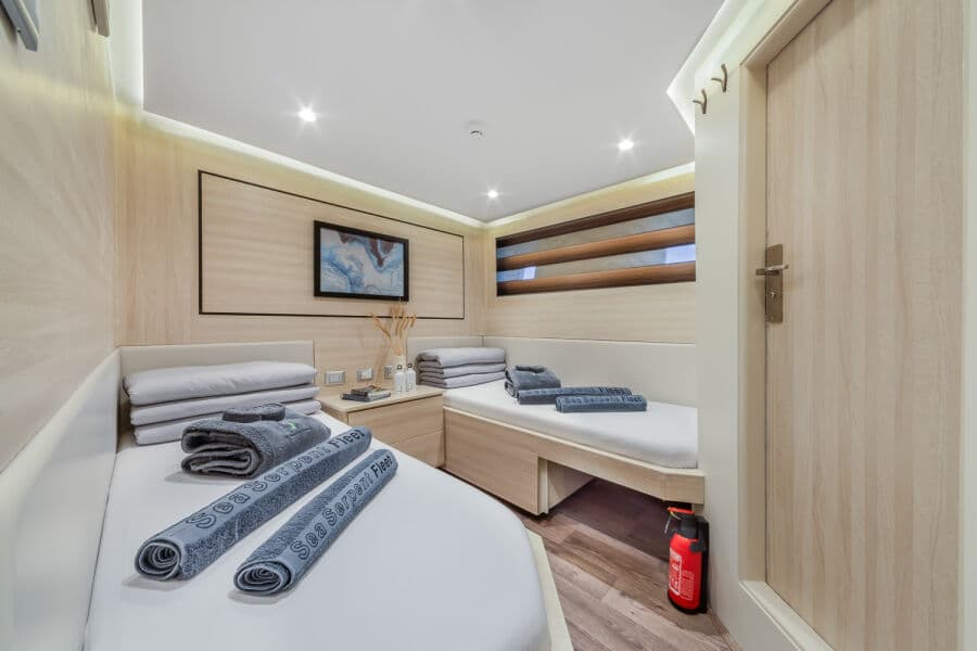 Standard Twin Lower Deck - image