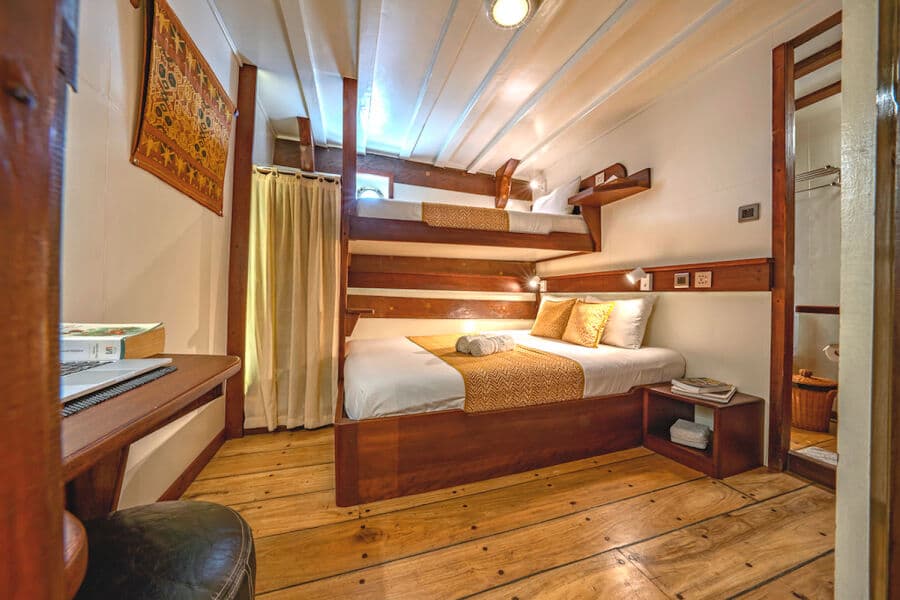 C1 Double Bed + Twin Bed Lower Deck - image