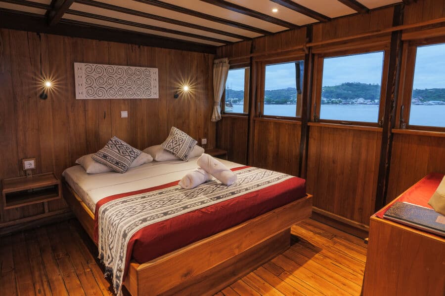 Double/Twin Upper Deck - image