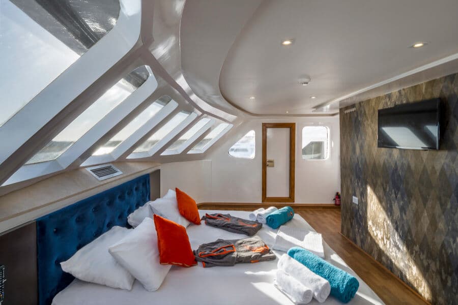 Junior Suite (available until January 2027) Upper Deck - image