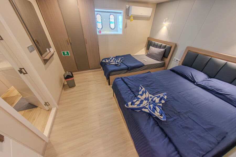 Twin Lower Deck - image