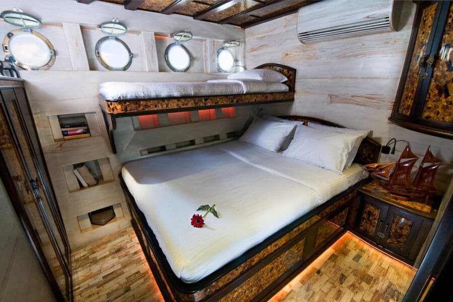 Deluxe Brigitte Lower Deck - image