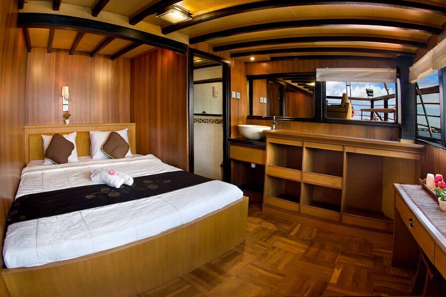 Double Bed (301,302,303) Upper Deck - image