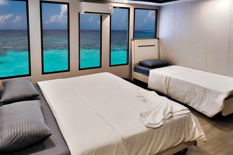 Suite - Double Bed & Single Bed Upper Deck - image