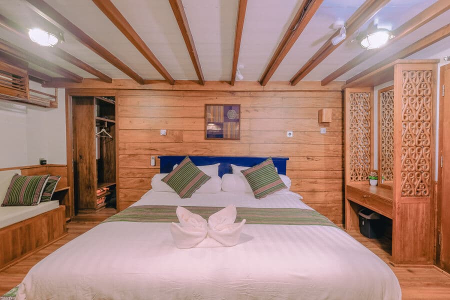 Master Upper Deck - image