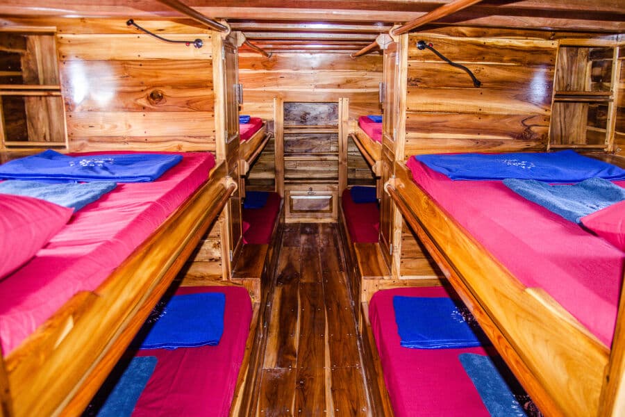 Dormitory Style Cabin for 8 people with private curtains Lower Deck - image