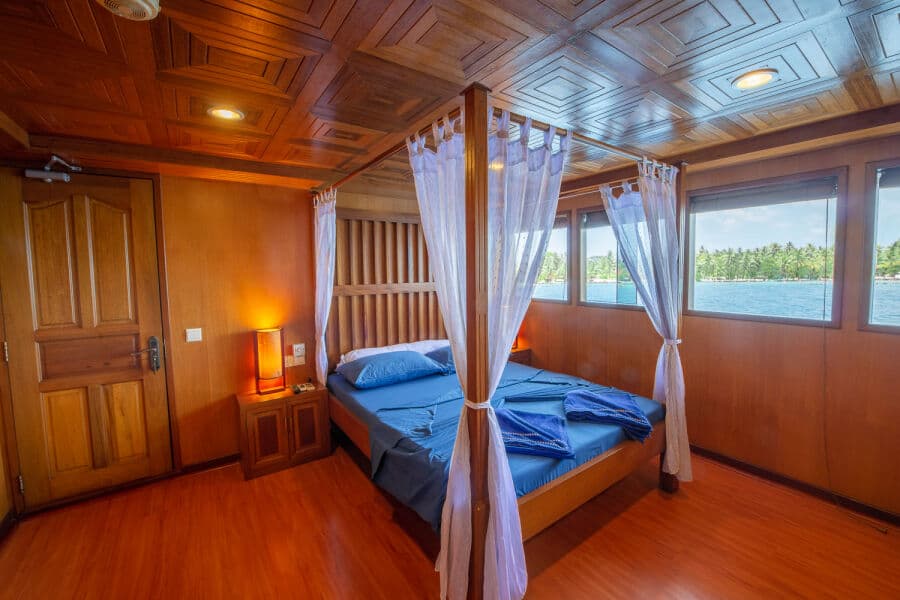 Suite Upper Deck - image