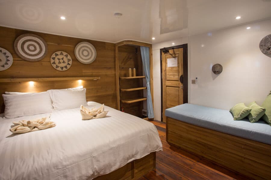 Double Lower Deck - image