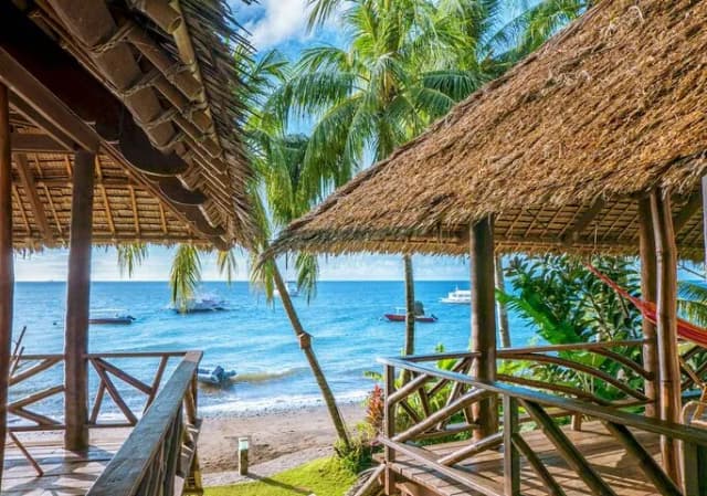 Meet the Atlantis Dive Resorts & Liveaboards Meet the Atlantis Dive Resorts & Liveaboards