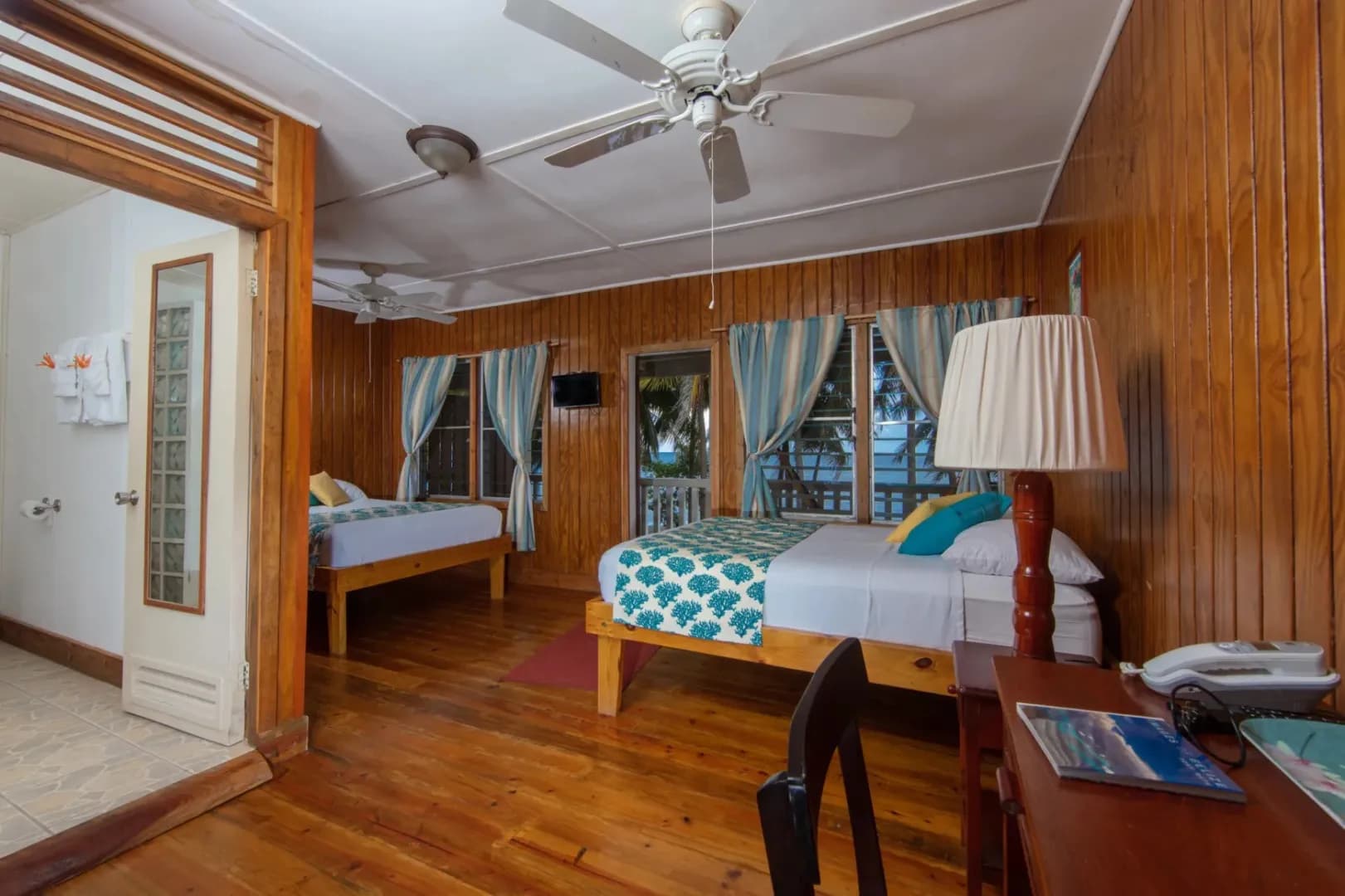 Pelican Beach Resort - Dangriga (Belize) Pelican Beach Resort - Dangriga (Belize)